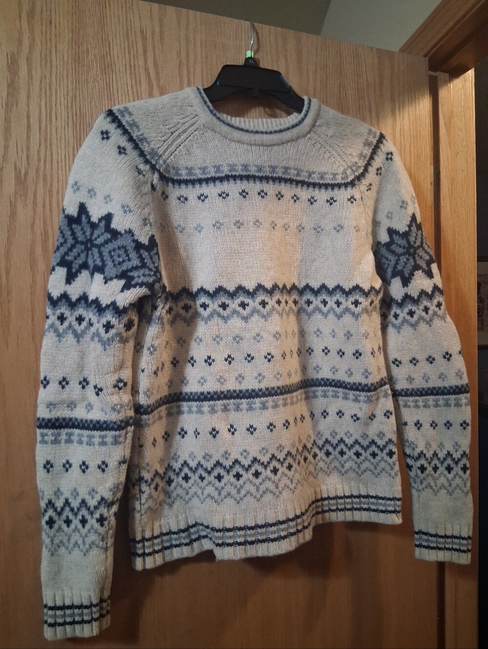 vintage J.Crew Fair Isle knit crewneck sweater made from 100% lambswool.